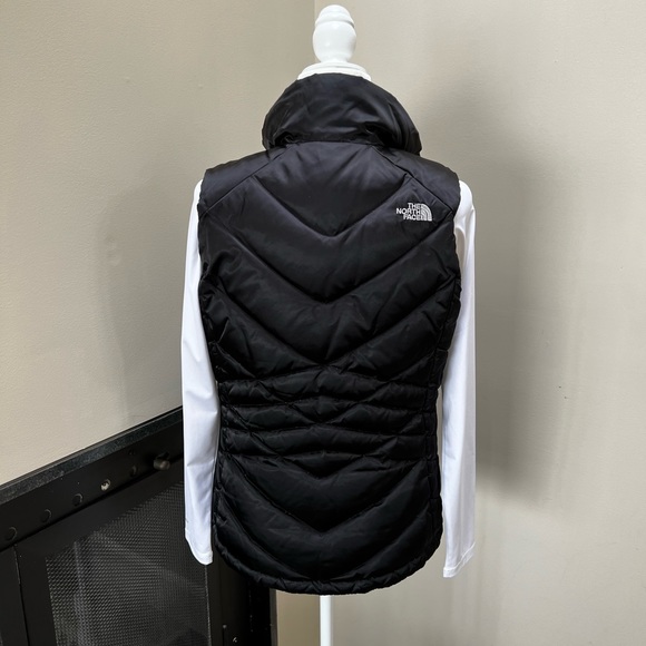 NORTH FACE DOWN VEST - Picture 3 of 12